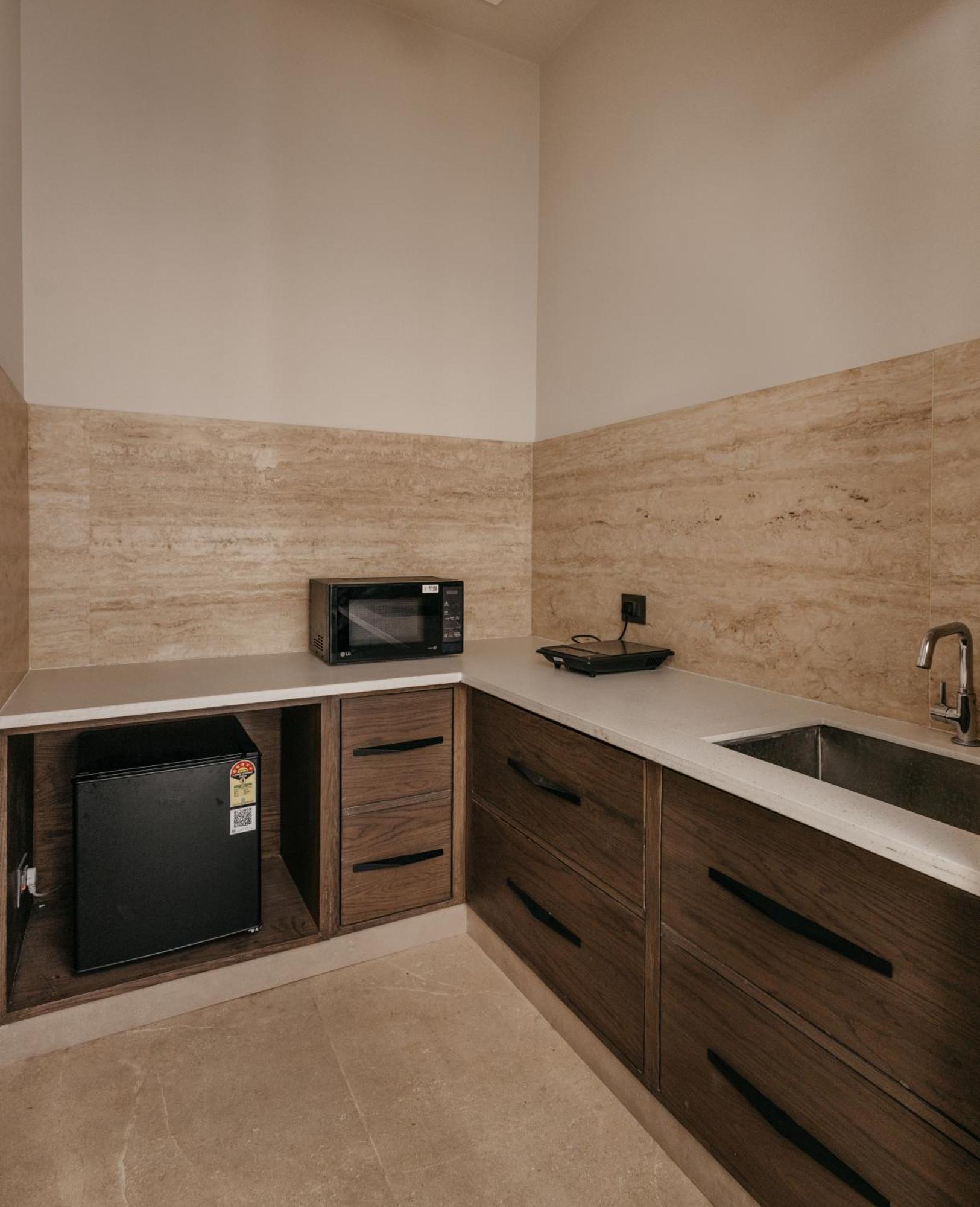 Luxury Lofts Hotell Amritsar Exteriör bild