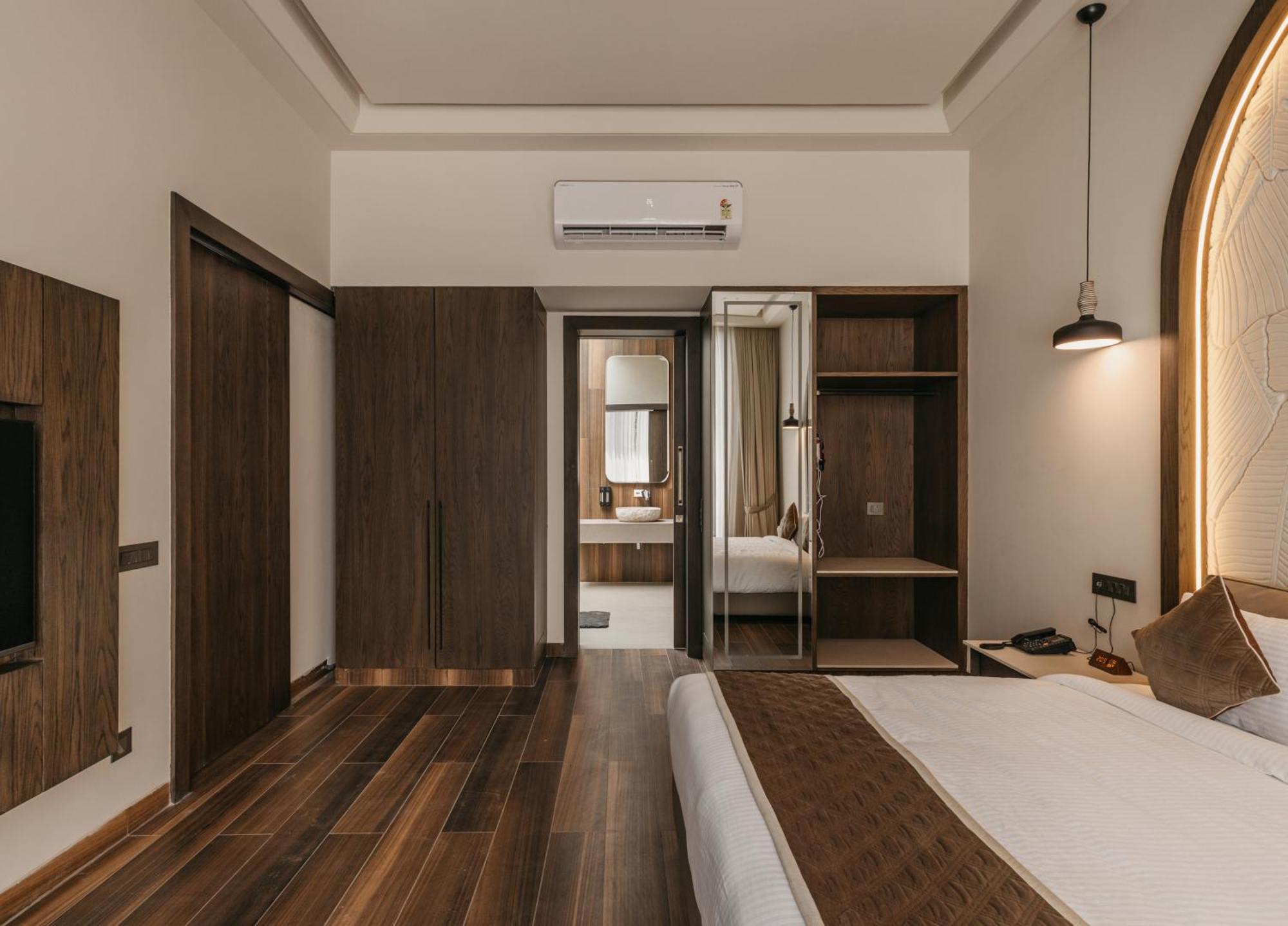 Luxury Lofts Hotell Amritsar Exteriör bild